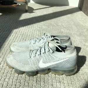 Mike Air Vapormax Flyknit Pure Platinum/White